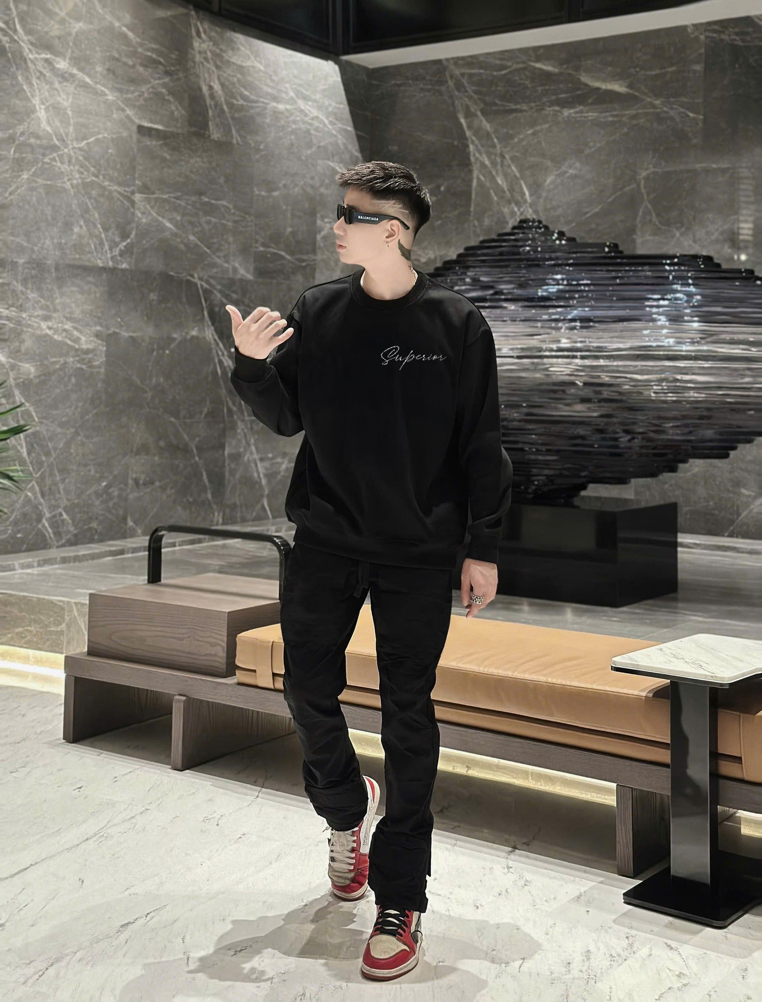 Áo Noir Saint Sweater